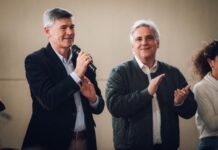 Passerini y Llaryora entregaron escrituras a familias de Héroes de Malvinas, Ampliación Cabildo y Parque Futura