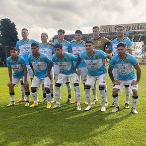 Por Malvinas y Messi: la camiseta especial que sacó Almirante Brown 