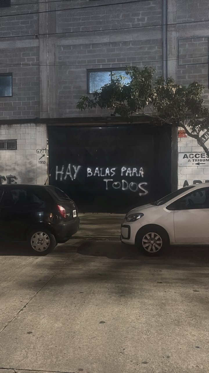 Aparecieron luego de la derrota ante Madryn.