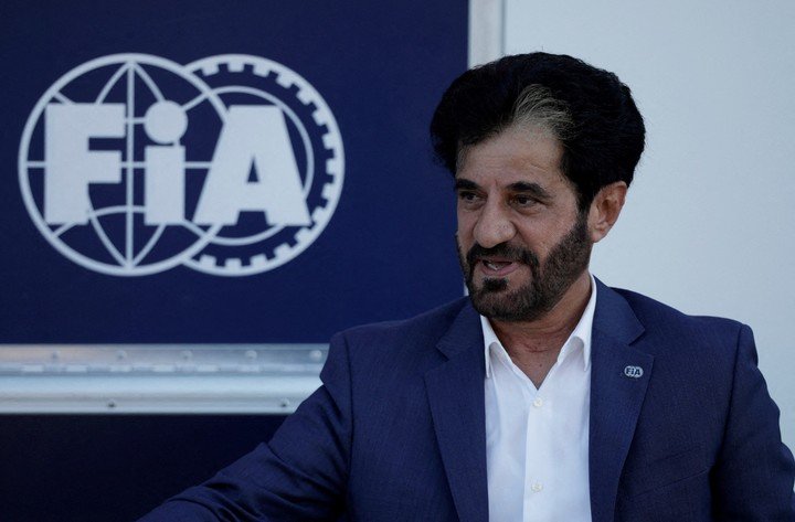Mohammed Ben Sulayem, presidente de la FIA, está en el congreso.