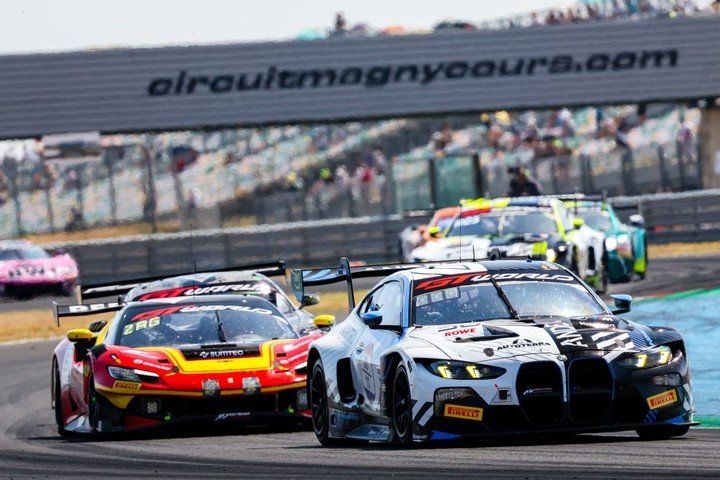 Nacho manejando en Magny Cours. (Prensa GT World Challenge Europe)