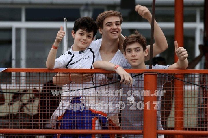 Colapinto (14 años), Varrone (17) y Montenegro (13), juntos en 2017.