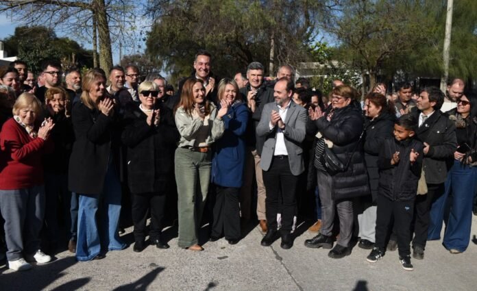 Passerini, Prunotto y Cristori inauguraron 700 metros de pavimentación que conectan barrios de Córdoba Capital y Saldán