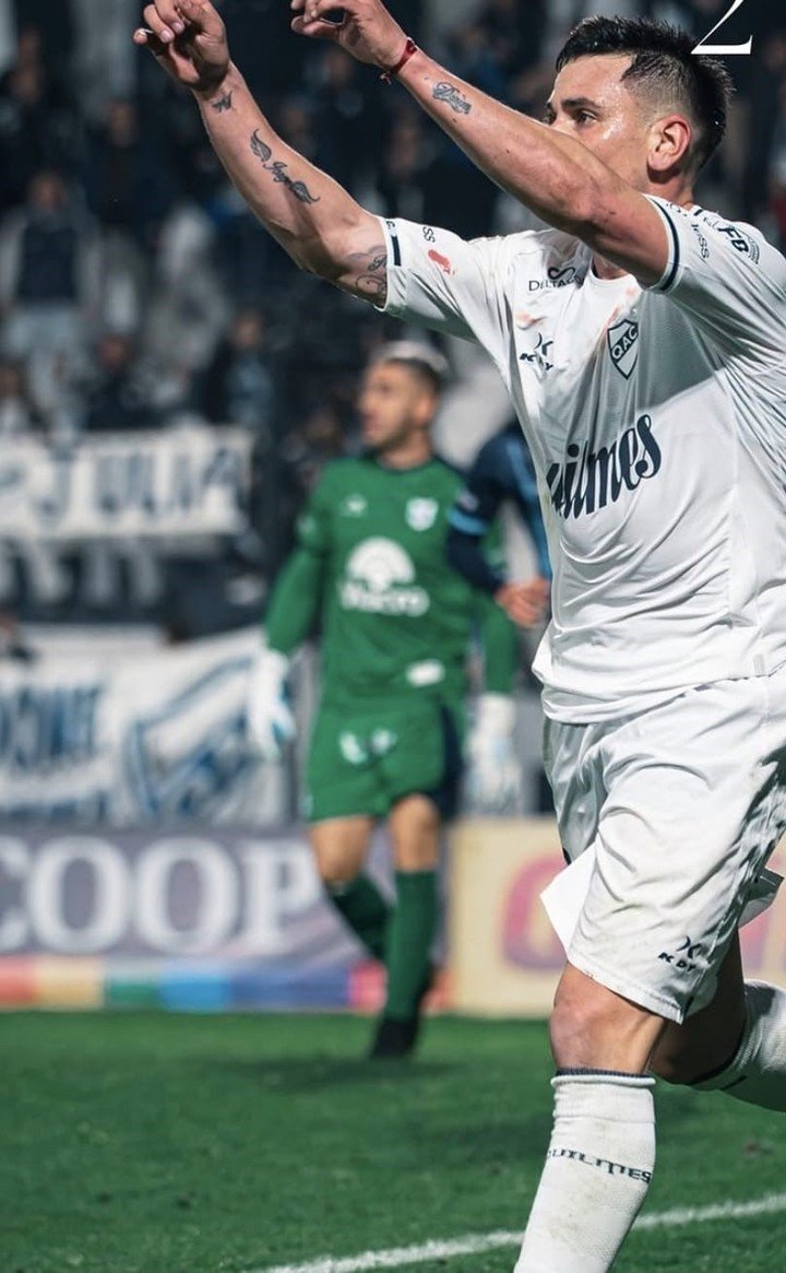 Agustín Lavezzi, el héroe de la noche. (@quilmesaclub)