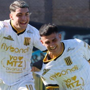 Almirante le ganó a un rival directo y continúa soñando