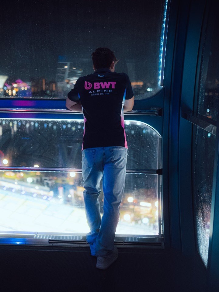 Colapinto en el Singapore Flyer, antes del Gran Premio.
@AlpineF1Team