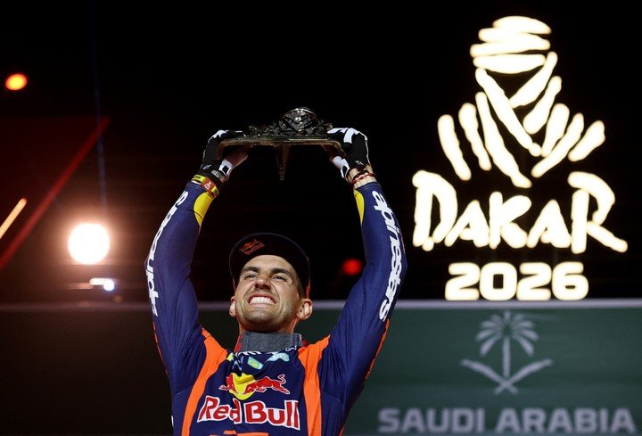 Luciano Benavides, campeón en moto del Dakar 2026 en Arabia Saudita.