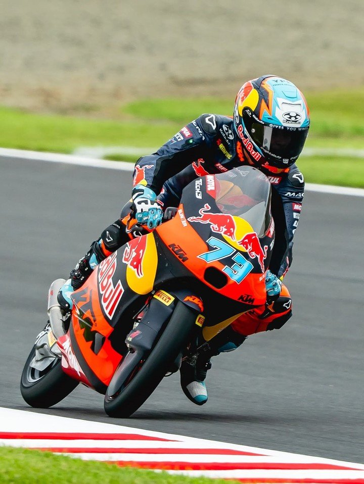 Valentín Perrone acelera a fondo en Japón.
(@valentinperrone73 en IG). 