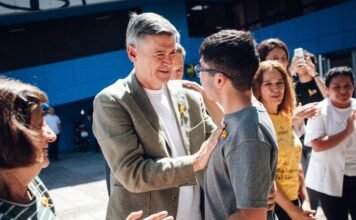 Niños, niñas y adolescentes finalizaron sus tratamientos oncológicos y dieron el “Campanazo” en el Hospital Infantil