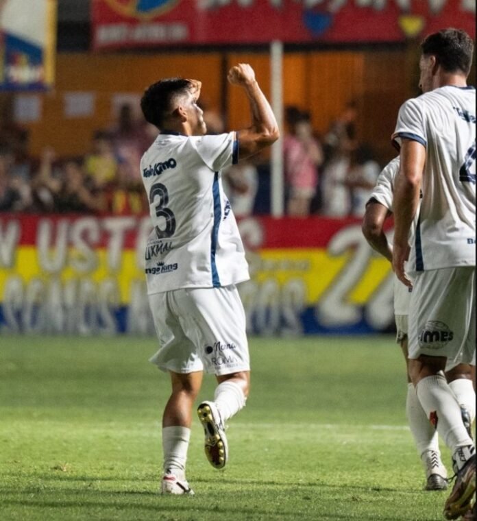 Video: el teledirigido de Colegiales para ganarle a Atlanta