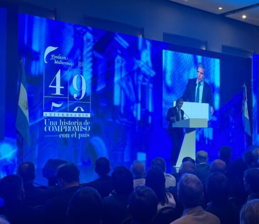 Caputo en Córdoba: «el kirchnerismo va a pasar a ser una fuerza política irrelevante»