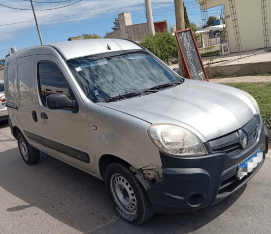 Desesperación en Córdoba: le robaron la camioneta con sus tres hijos adentro